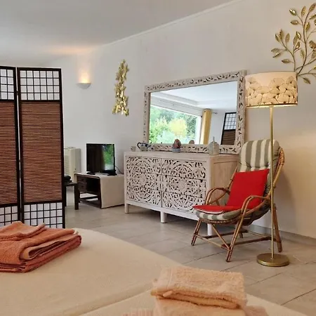 Guest house Sweet Aum *